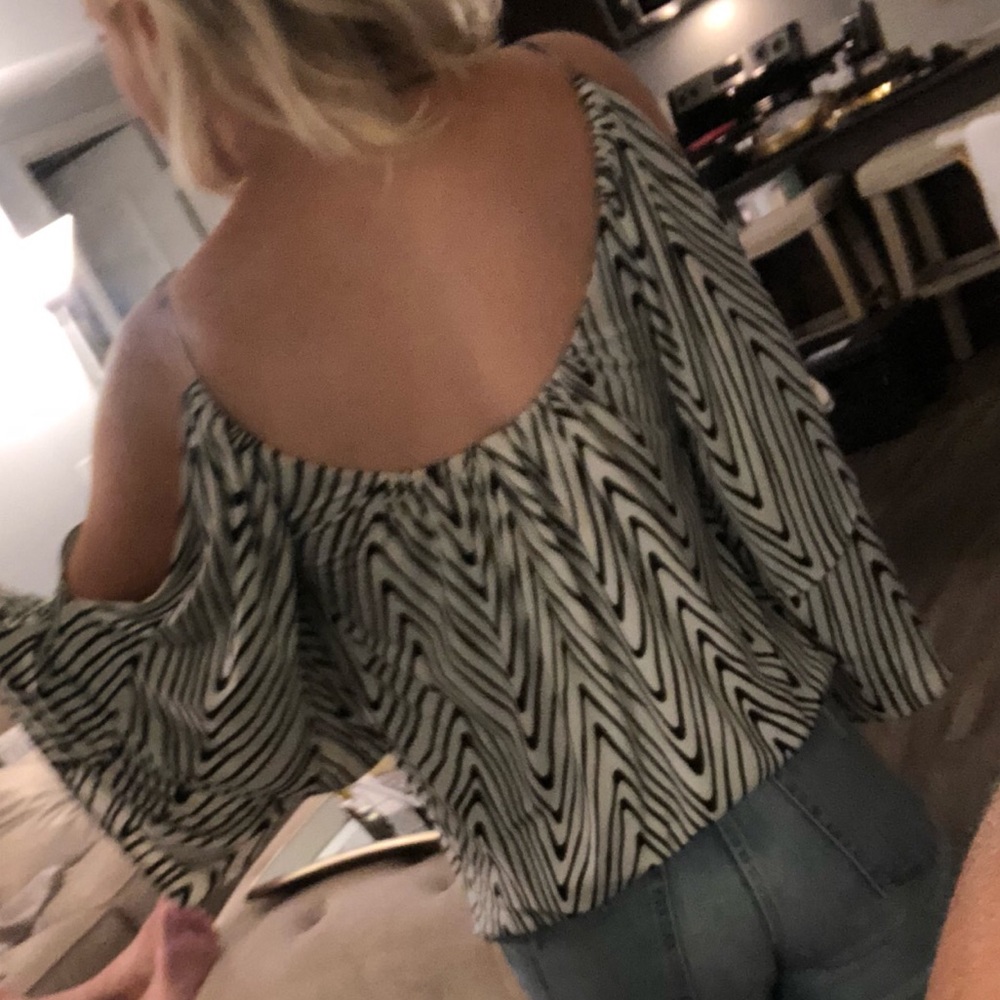 Black/White Pattern Cold Shoulder Top - image 4